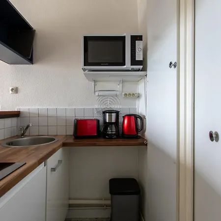 Spacieux Cabine-parking Gratuit-clim-proche Centre & Mer-vue Port Lgm דירה *